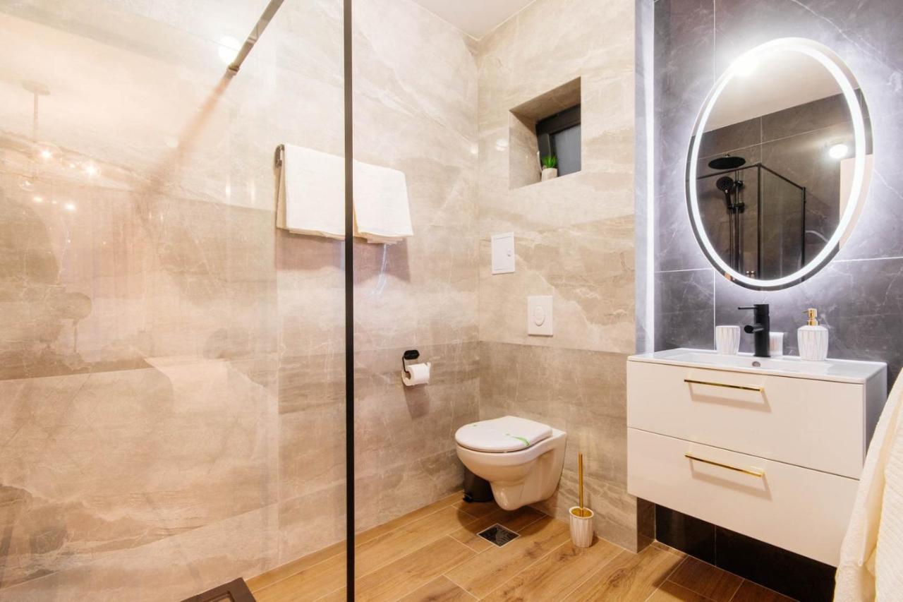Liane Boutique Hotel Campulung Moldovenesc Ngoại thất bức ảnh
