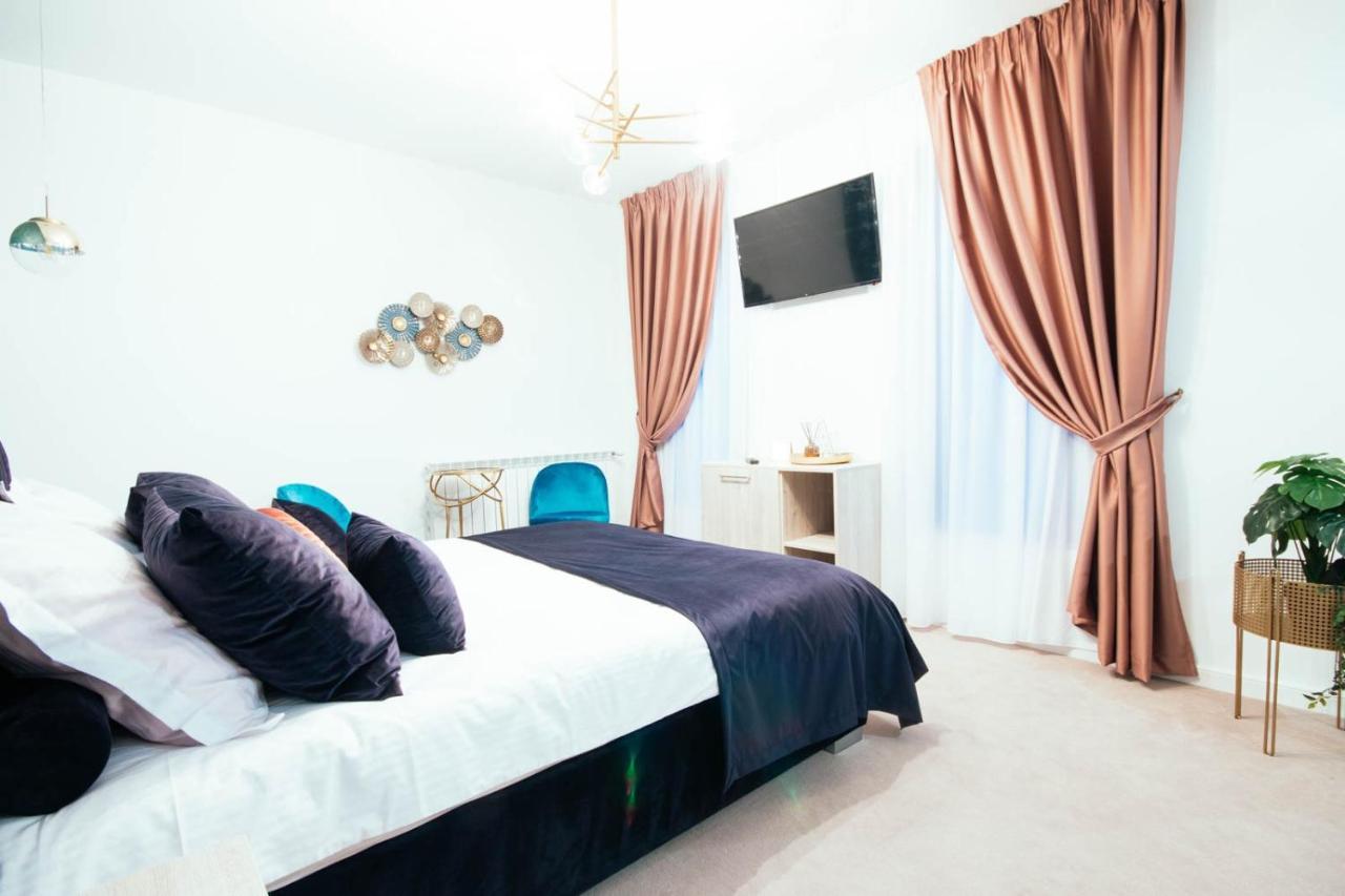 Liane Boutique Hotel Campulung Moldovenesc Ngoại thất bức ảnh