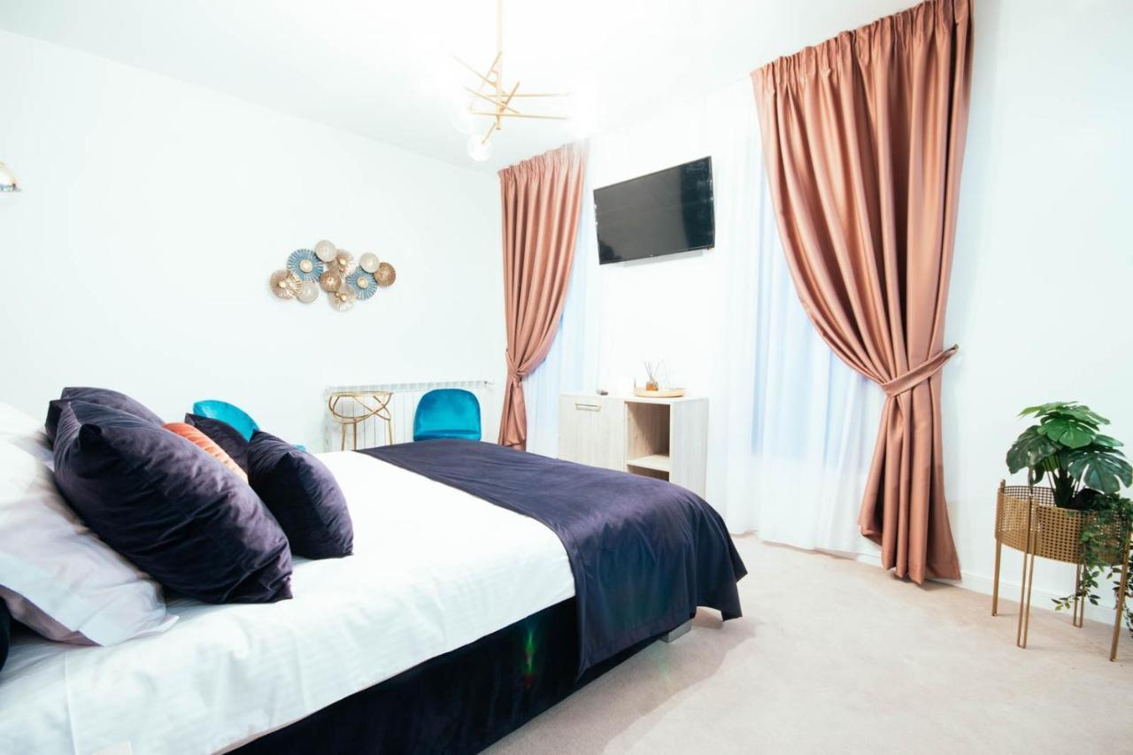 Liane Boutique Hotel Campulung Moldovenesc Ngoại thất bức ảnh