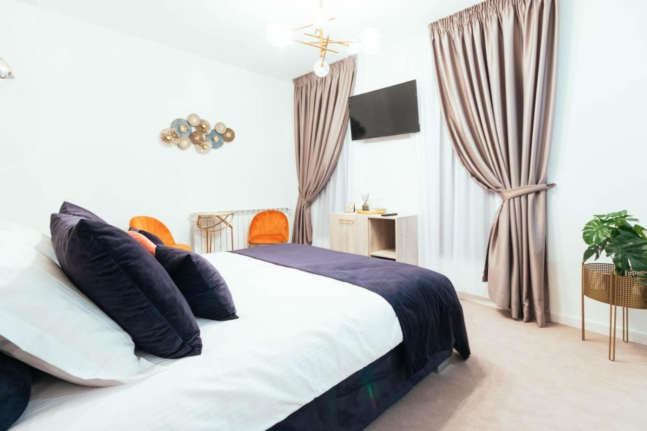 Liane Boutique Hotel Campulung Moldovenesc Ngoại thất bức ảnh